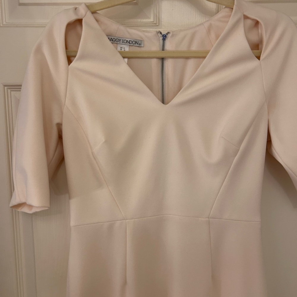 Maggy London Cream V-Neck Peekaboo Dress - Picture 2 of 7